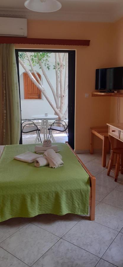 To Spiti Tis Eirinis Apartment Poros Town Exterior photo
