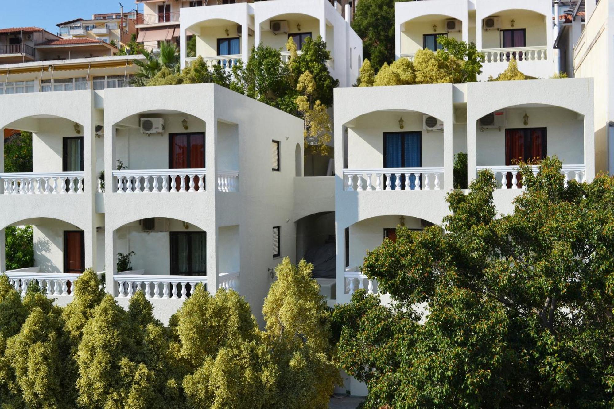 To Spiti Tis Eirinis Apartment Poros Town Exterior photo