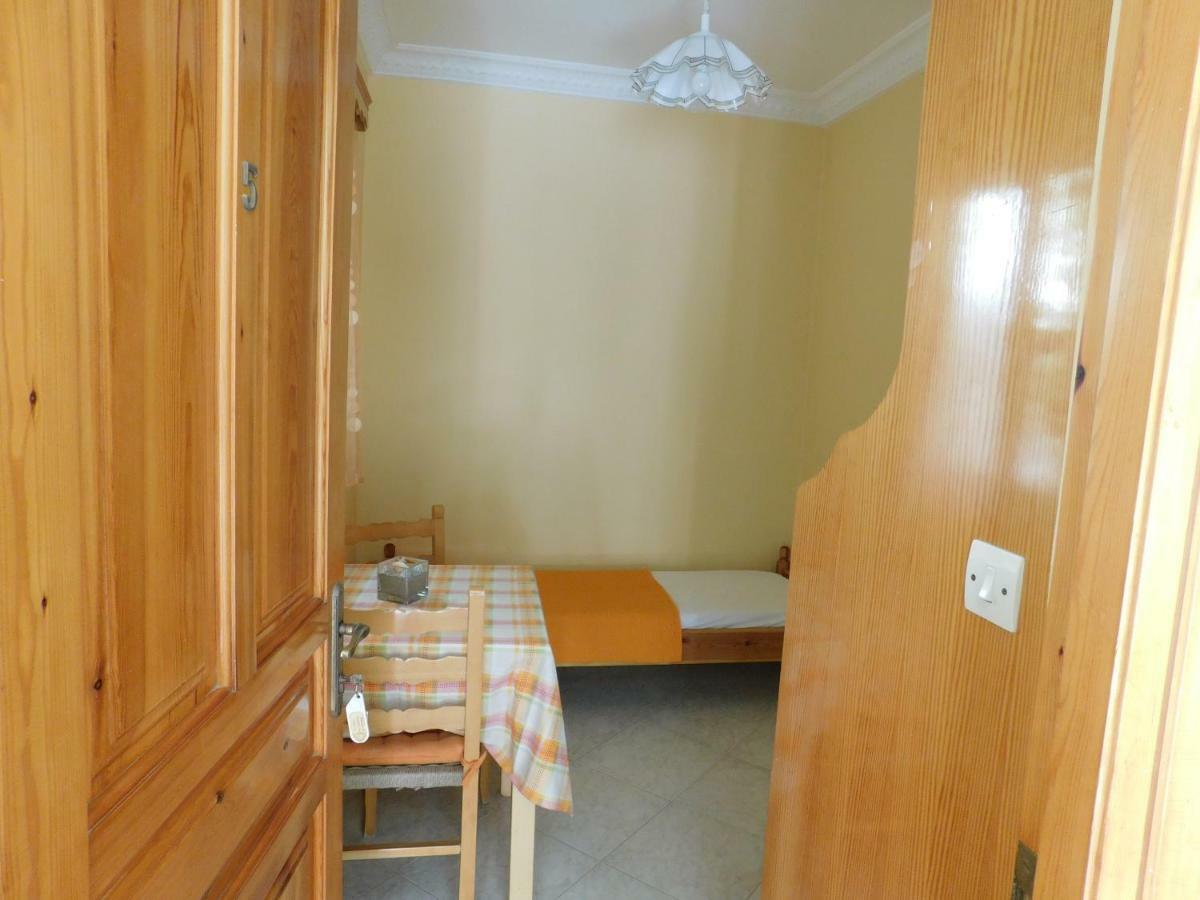 To Spiti Tis Eirinis Apartment Poros Town Exterior photo