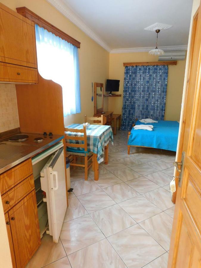To Spiti Tis Eirinis Apartment Poros Town Exterior photo
